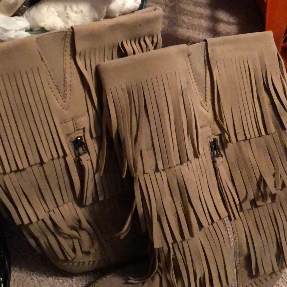 Fringe boots